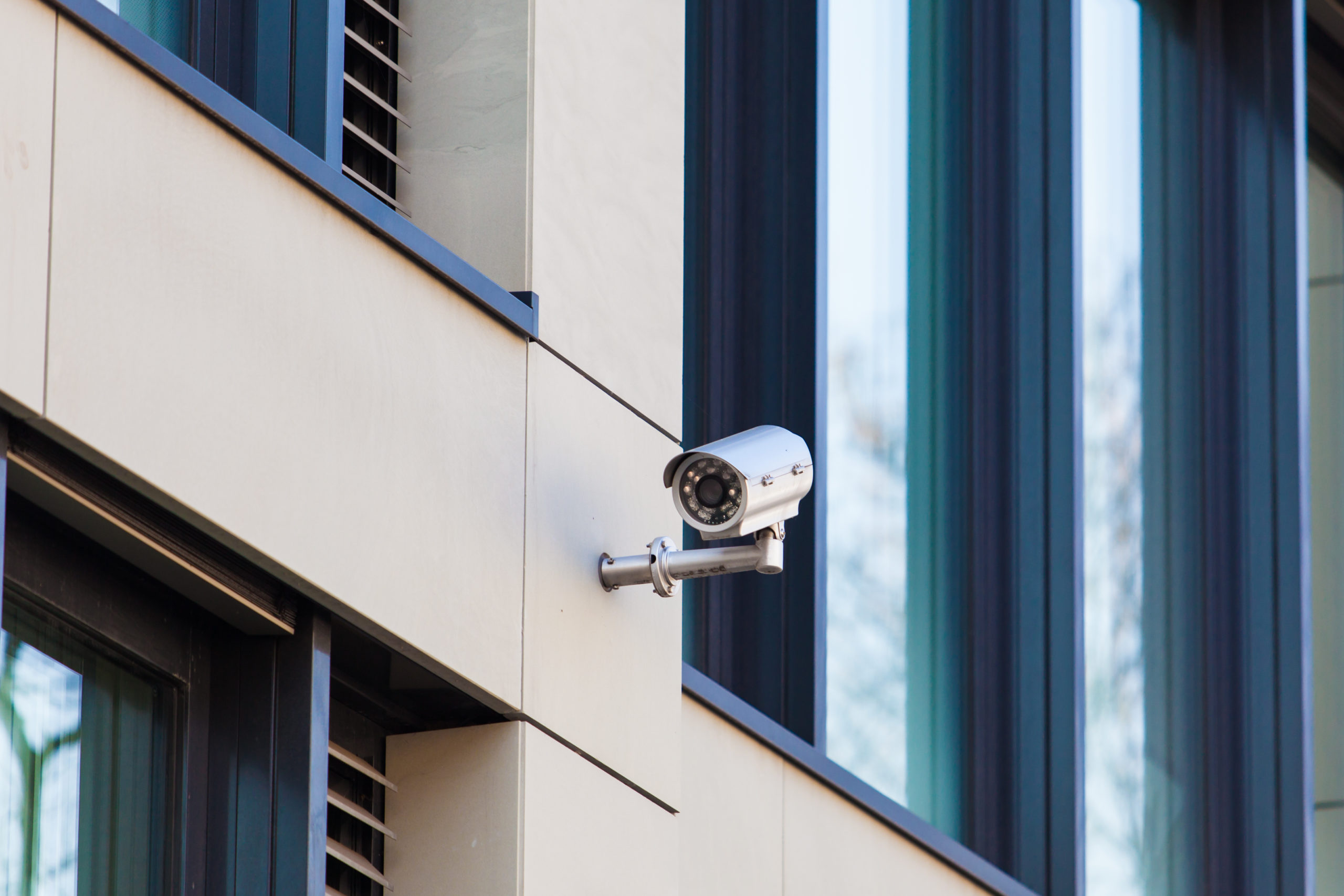 ¿Es legal utilizar cámaras de vigilancia ocultas para casa?