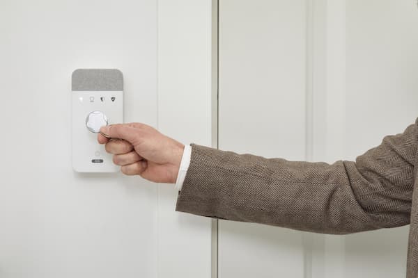 panel de control con llave